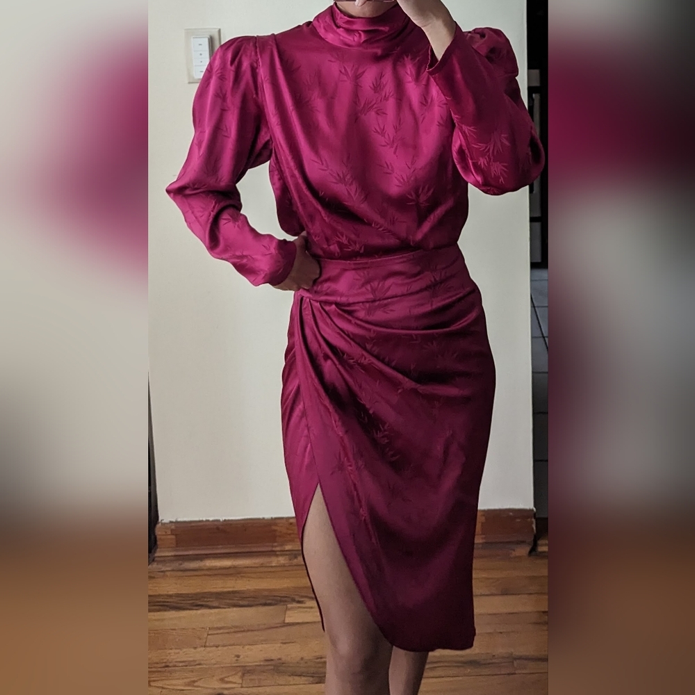 Elegant Magenta Satin Dress with Slit